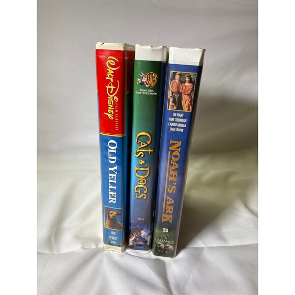 VHS Bundle of 3, Old Yeller, Cats and Dogs, Noah’s Ark - Picture 6 of 8